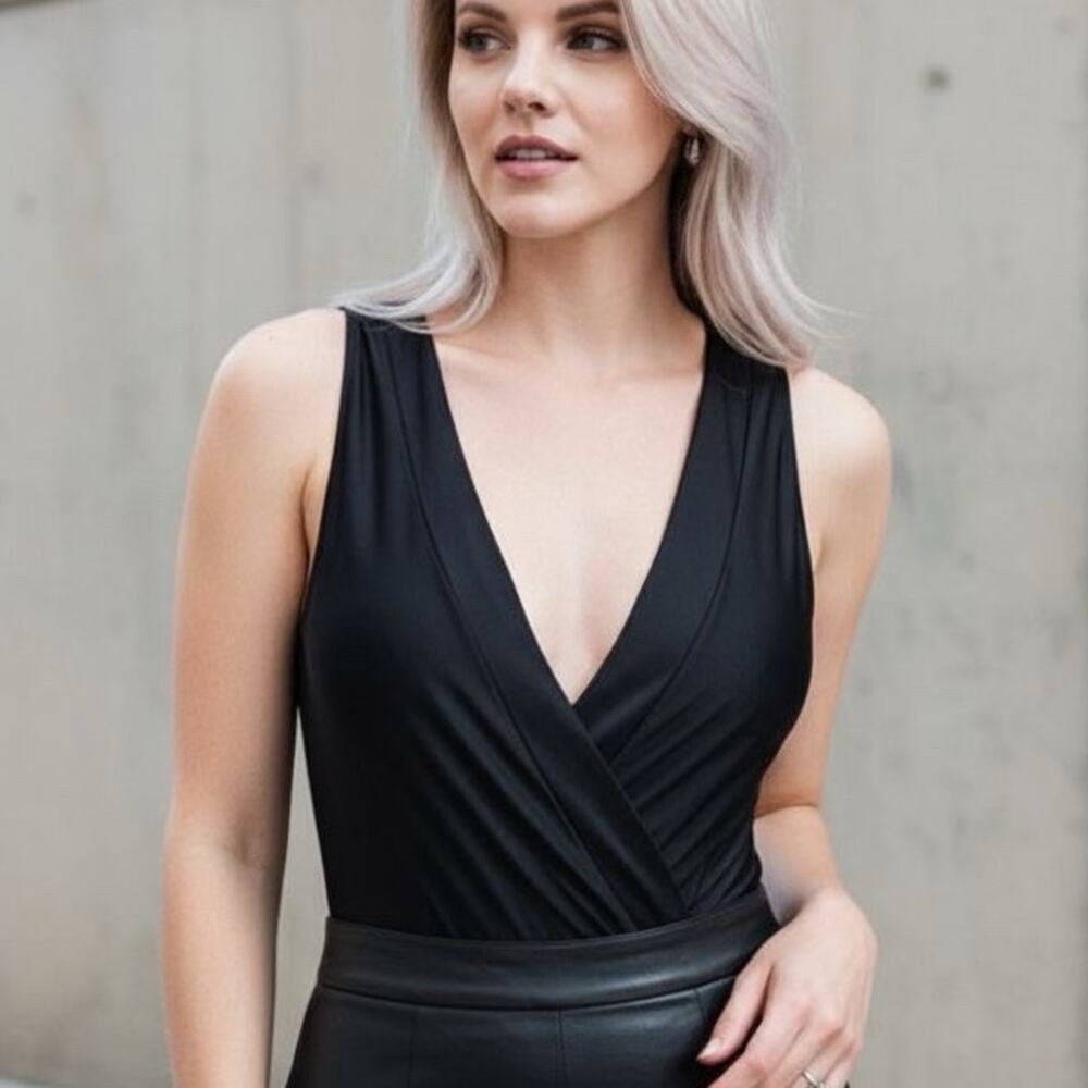 GENTLE FAWN Intimate Black Surplice Bodysuit Sleeveless Modern Professional M - Picture 16 of 16